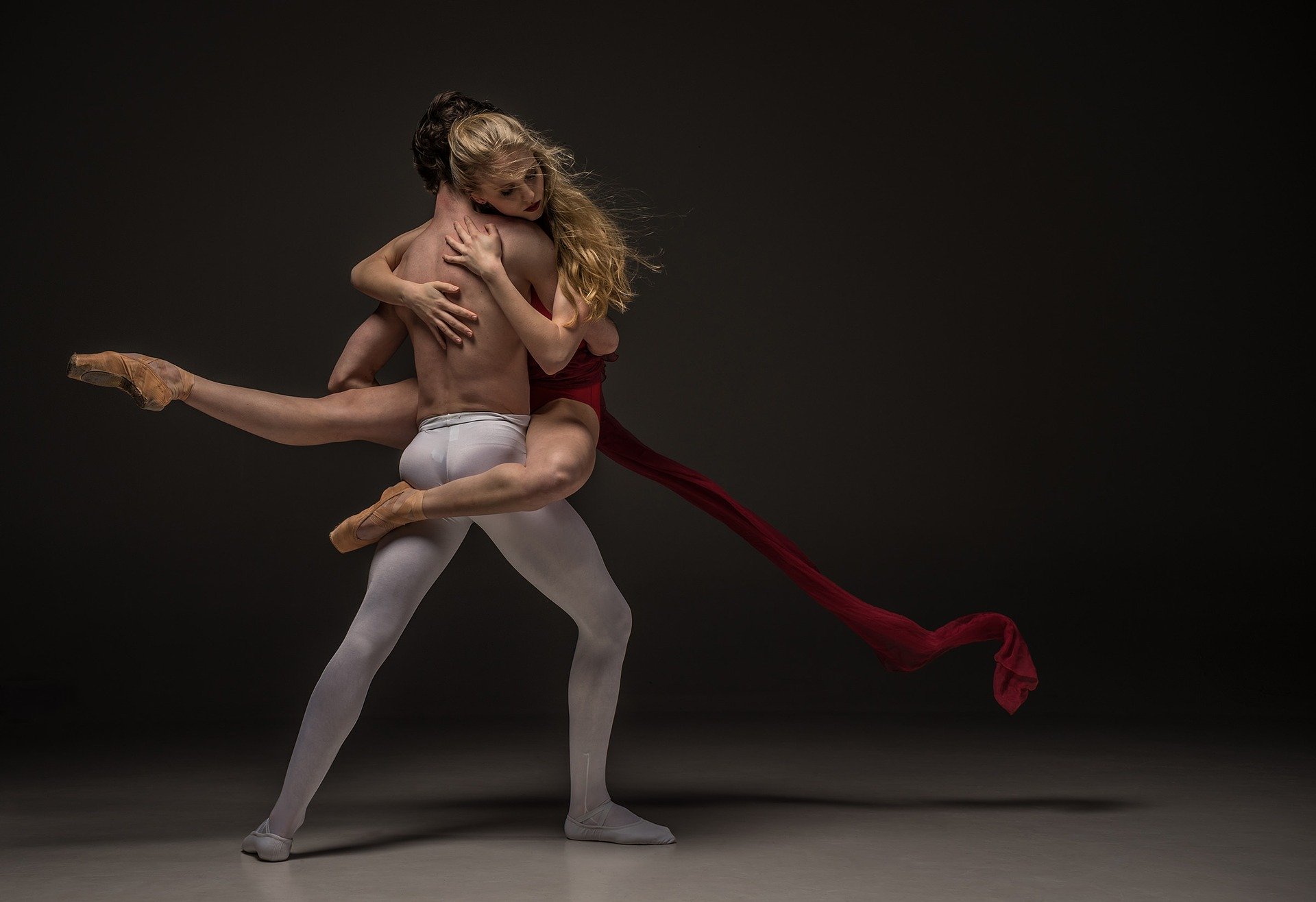 ballerina-1850109_1920